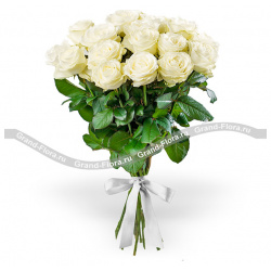 Розы поштучно Гранд Флора pr 5 15 белых роз Белые (50 60 см)