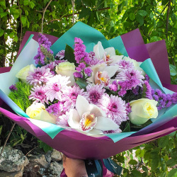 Букеты в наличии Гранд Флора new 064 Летняя свежесть  букет из орхидей хризантем и роз