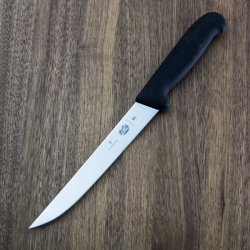Кухонный нож Victorinox Fibrox  сталь X50CrMoV15 рукоять полипропилен черный