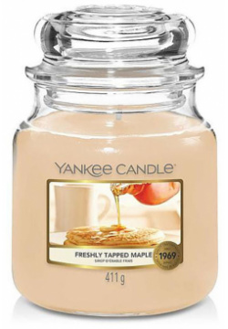 Свеча средняя в стеклянной банке Yankee Candle Свежий кленовый сироп 1631318E 