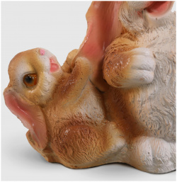 Фигура декоративная Тпк полиформ заяц с зайчонком играют 23 см
