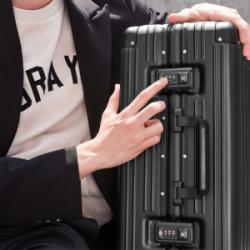 Чемодан Xiaomi 90 Points Business Aluminum Frame Suitcase 28 дюймов Lily White