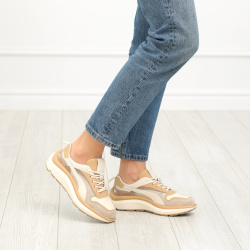 Бежевые кроссовки из комбинированных материалов без подкладки  на утолщенной подошве Respect