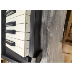 Цифровое пианино Roland  FP 90X BK (уценённый товар)