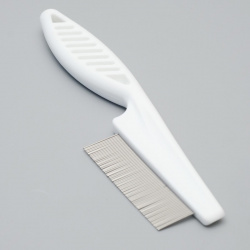 Расческа с частыми зубьями  18 см пластиковая ручка белая Пижон 01222004
