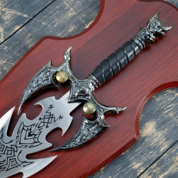 Сувенирный меч на планшете  змеи уголках эфеса 56 см No brand 01195239