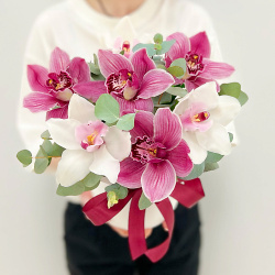 ЛЭТУАЛЬ FLOWERS Орхидеи с эвкалиптом в  коробке Цветочный десерт / букет из орхидей цветов MPL317331