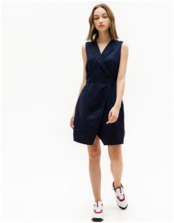 Женское платье Lacoste Slim Fit EF0011 