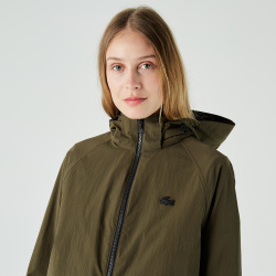 Женская куртка Lacoste с возможностью лёгкой переноски BF0202